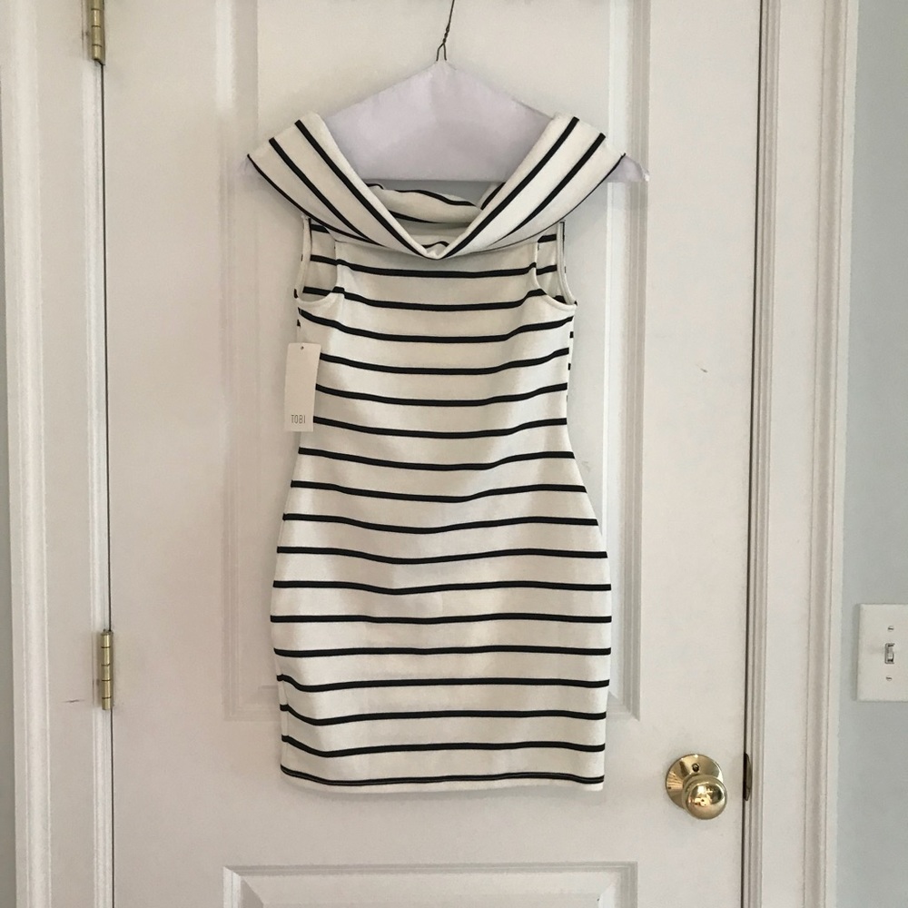 Dress - Picture 2 of 2